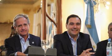 El vicejefe de Gabinete y secretario de Modernización de Andrés Ibarra junto al gobernador Gustavo Valdés anunciaron un convenio con Arsat\u002E