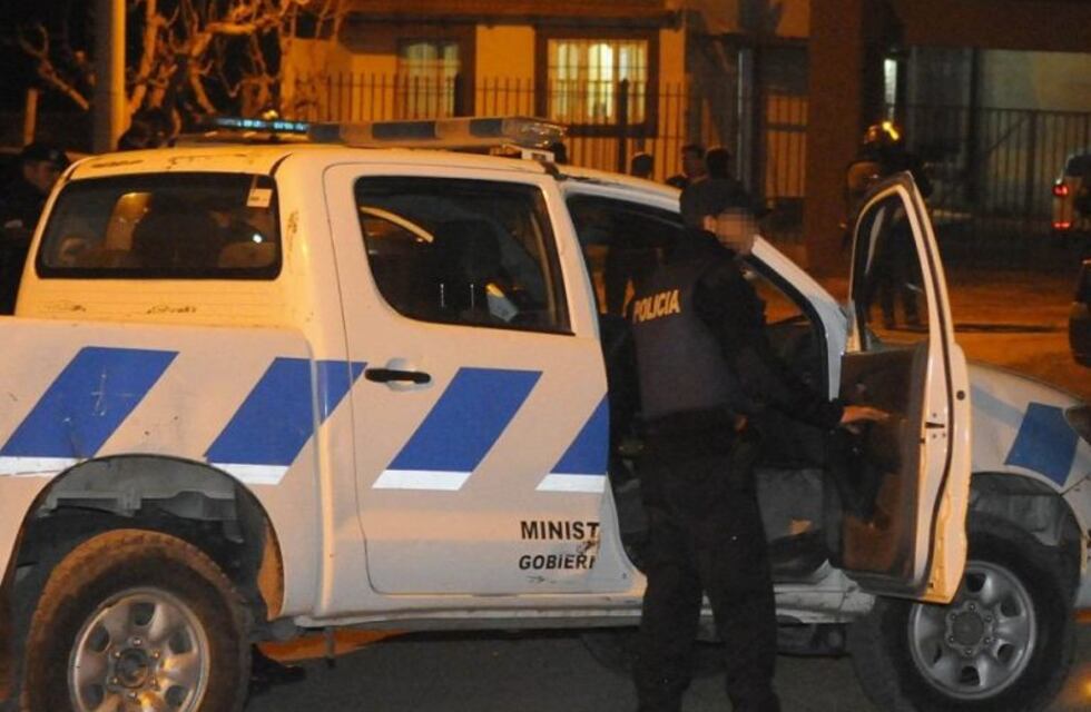 Le robaron la camioneta a un hombre en una entradera