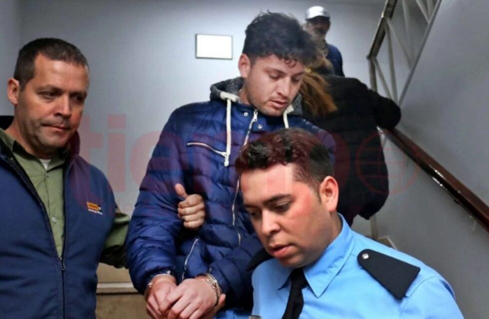 Violento fue a colocarse una pulsera electrónica y acosó a su ex en Tribunales