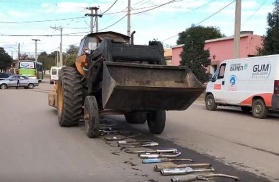 Para imitar: lo que hizo la Muni de Jesús María con los escapes libres
