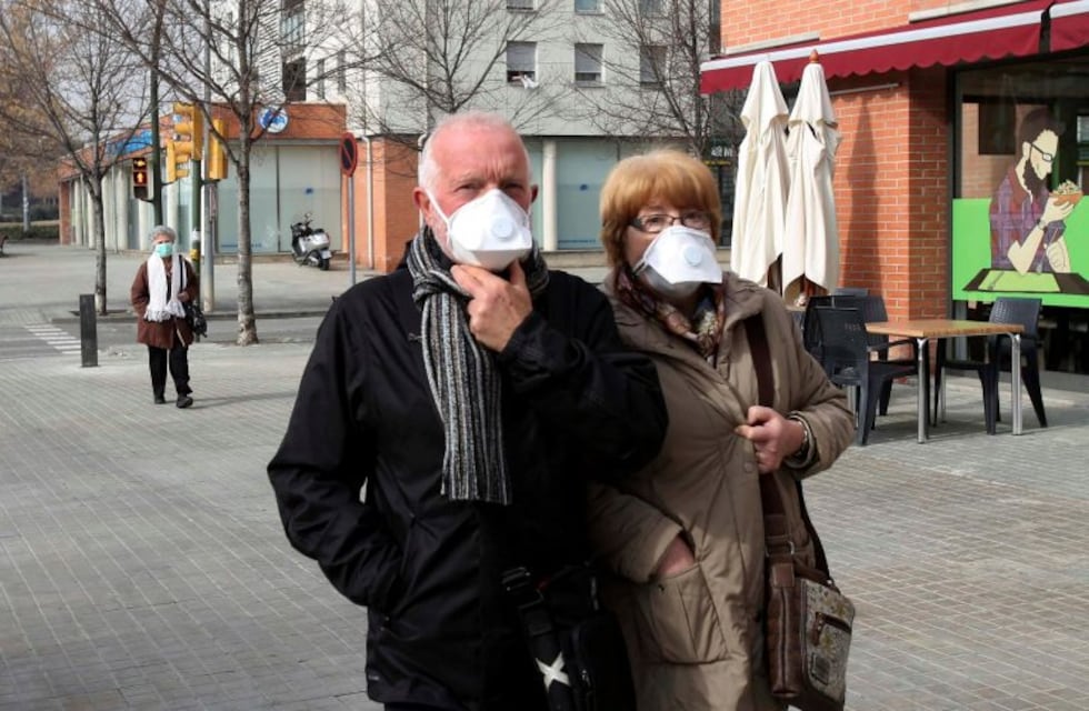 Pese a la baja de contagios, la tercera ola de coronavirus sigue con alto nivel de muertos en España