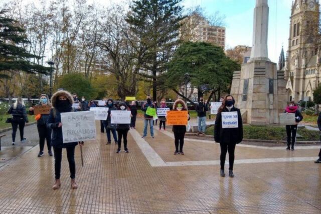 Acompañantes terapéuticos de Mar del Plata hicieron una marcha por reclamos laborales (Foto: Ahora Mar del Plata)