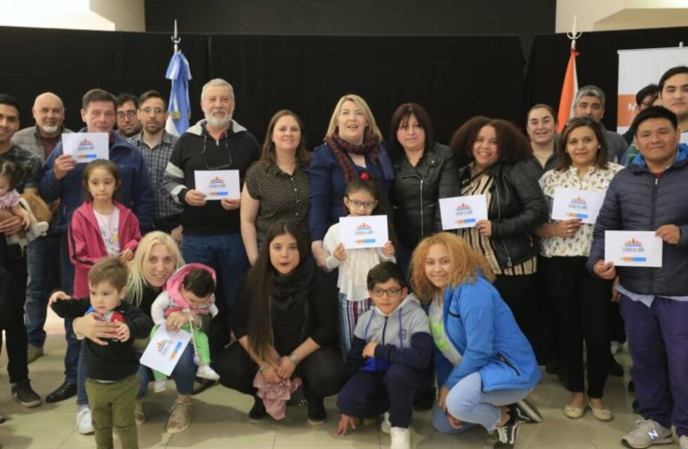 Gobierno Provincial realizó una nueva entrega del plan "llegó el gas"