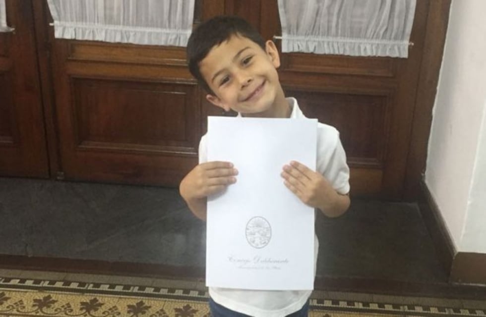 Distinguen como "vecino destacado" a un niño de seis años de La Plata