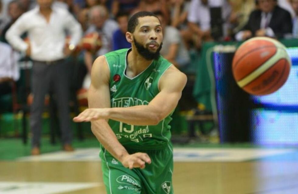 El alero Hobson abandonó Atenas
