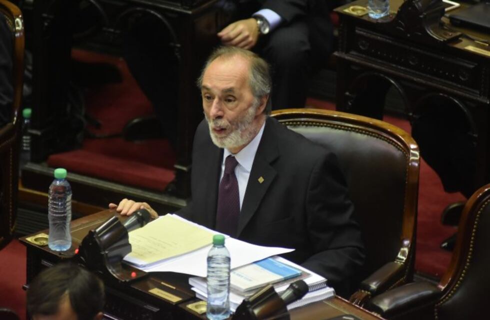 Hackearon la cuenta de Twitter del diputado Pablo Tonelli