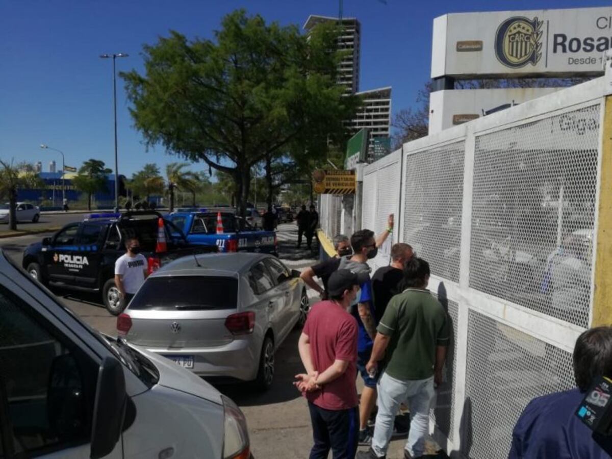 Hinchas de Central se metieron en el Gigante de Arroyito pese a la prohibición (Radio 2)