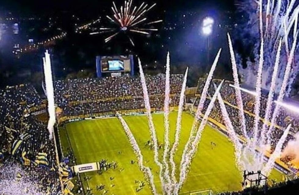 Tres personas cayeron de las populares del Gigante de Arroyito en el partido con Racing