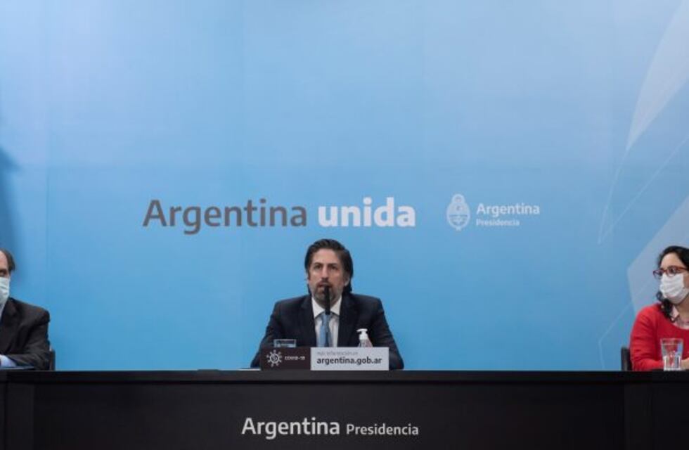 Lanzaron una línea de créditos subsidiada para que docentes compren computadoras