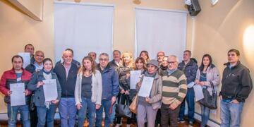 Entrega de títulos ushuaia