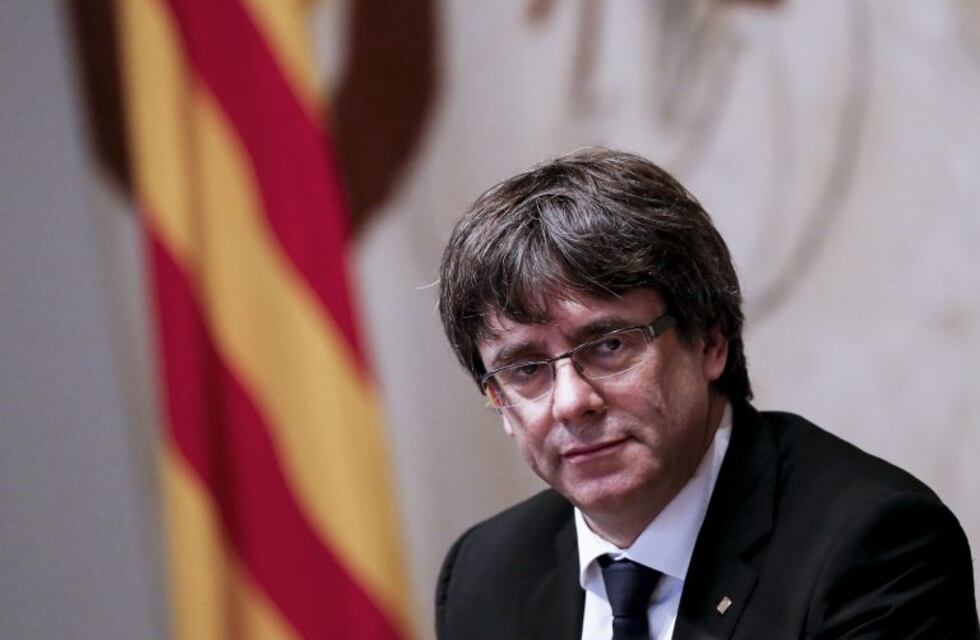 Independencia de Cataluña: Puigdemont suspendió la conferencia en la que iba a convocar a elecciones