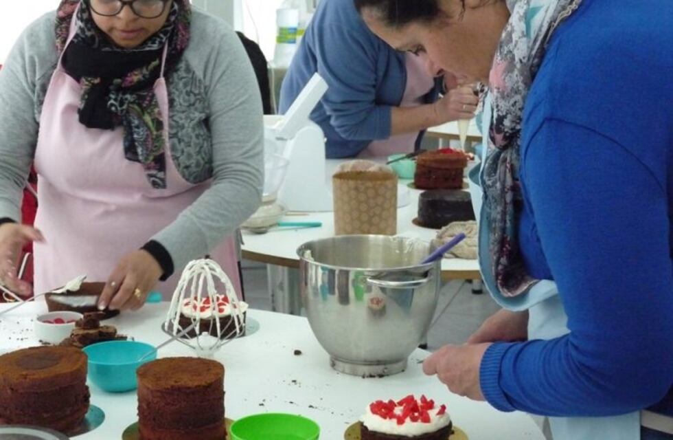 Diferentes Cursos y Talleres de Repostería y Decoración de Tortas en Alejandría Dolce