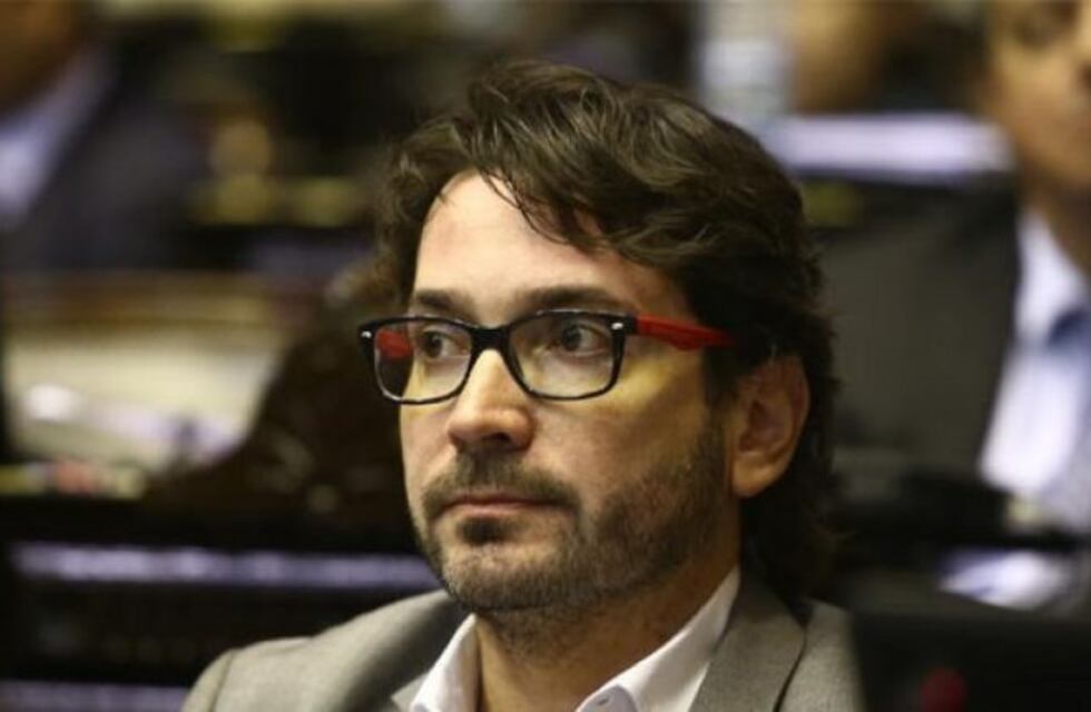 Facundo Garretón felicitó a una científica del CONICET y desató la polémica