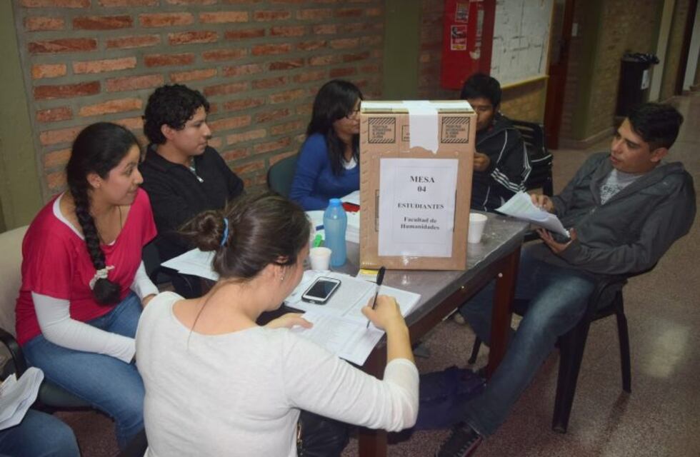 A pesar de las amenazas, el ballotage entre Moya y Carlos se desarrolla con normalidad