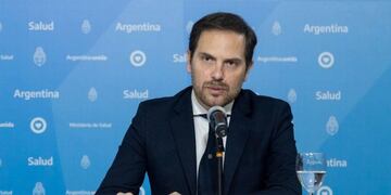 El funcionario nacional fue imputado por participar de una reunión que sobrepasó la cantidad de personas autorizada\u002E