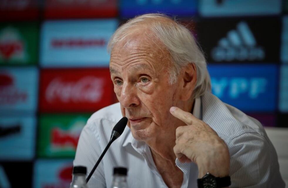 César Luis Menotti: "Me da miedo que Messi juegue, lo veo muy cansado"