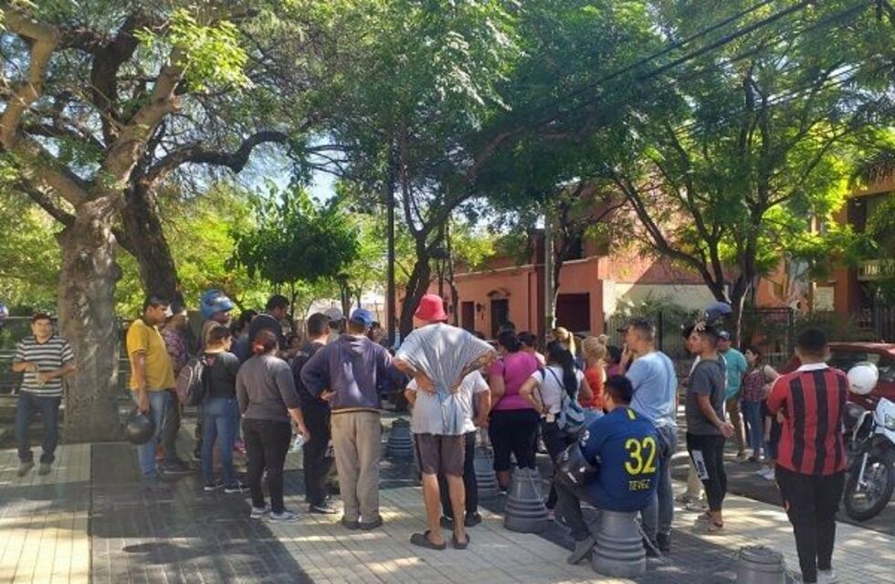 Empleados precarizados del Municipio volvieron exigir el bono de fin de año