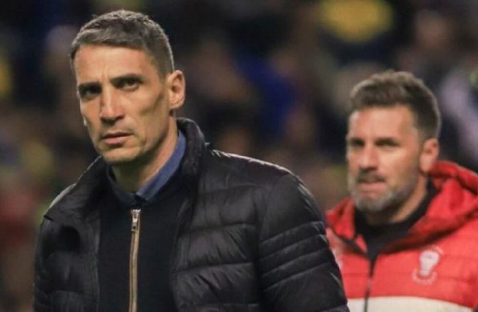Juan Pablo Vojvoda dejó de ser el DT de Huracán luego de la derrota frente a River