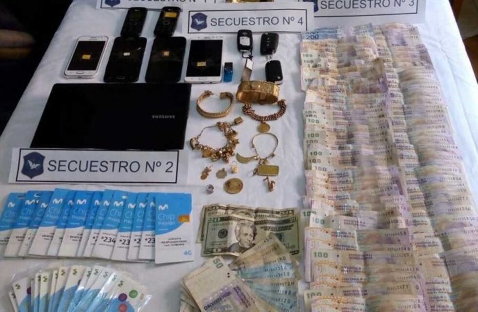 Detuvieron a una banda de estafadores con mas dos millones de pesos y 100 autos