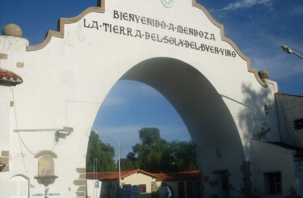 Mendoza es la "tierra del sol, el buen vino y el conocimiento"