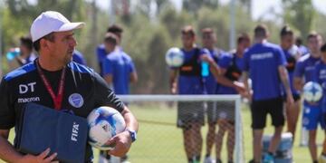 El técnico de Godoy Cruz, Diego Dabove\u002E