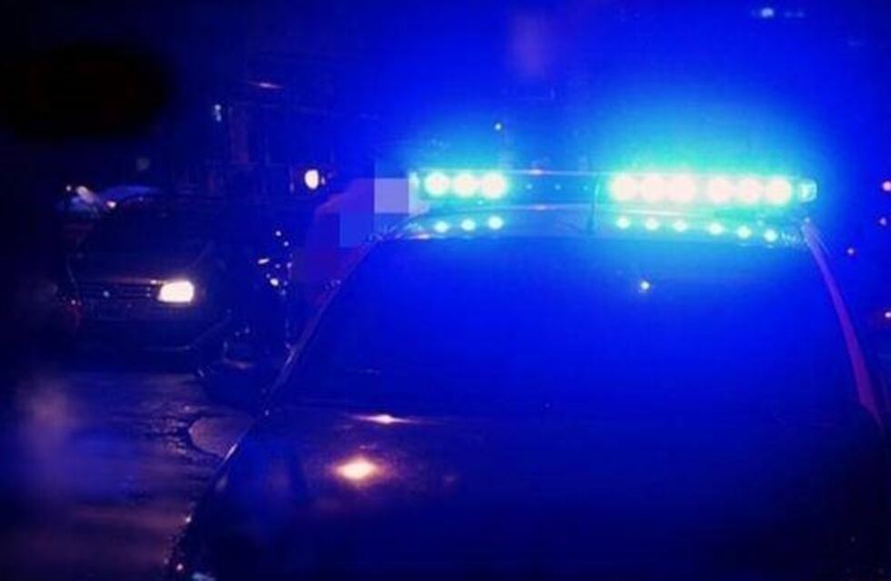 Escapo de una clínica, robó una camioneta y terminó chocando contra un camión