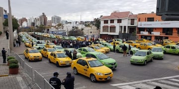 Protesta de taxis y remises\u002E