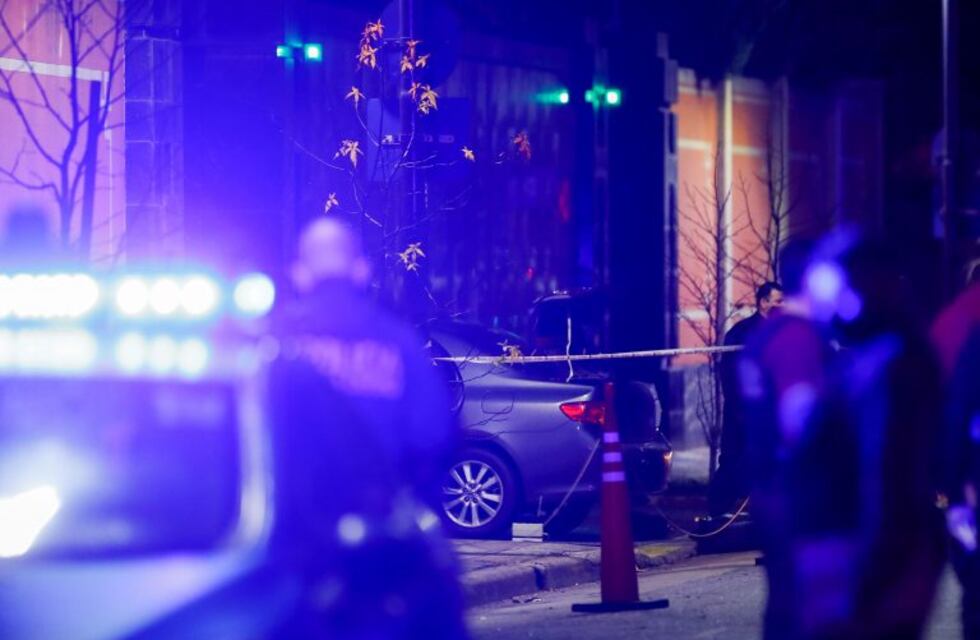 Saavedra: un hombre intentó derribar el portón de la embajada de China con su auto