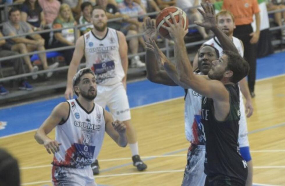 Muy buen aporte de Bellozas para la victoria de Villa Mitre