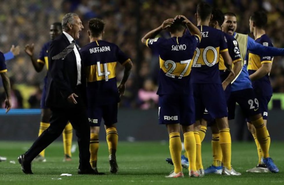 Gustavo Alfaro tendría decidida su salida de Boca para diciembre