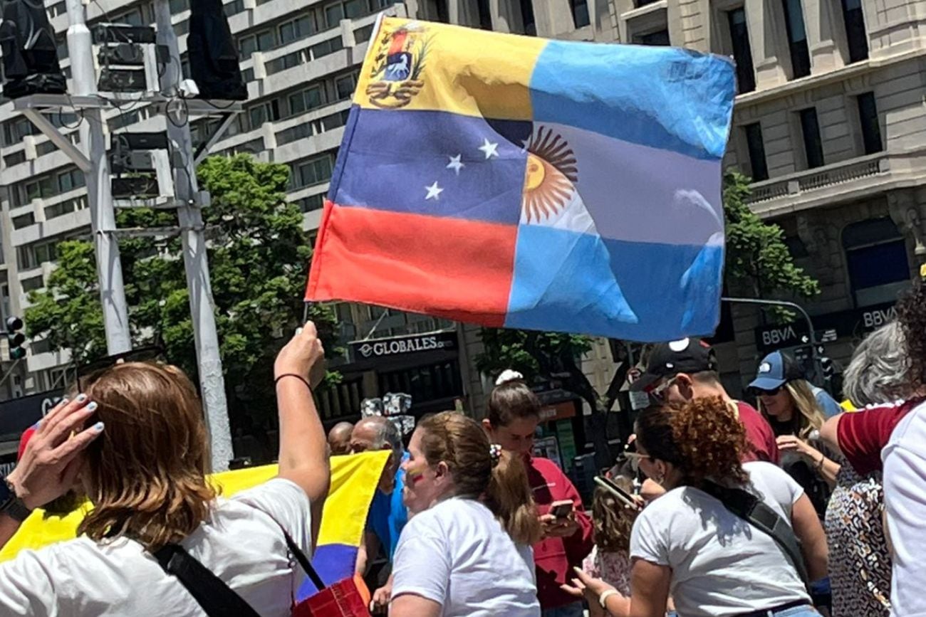 EE.UU. capturó a Nicolás Maduro: impacto y festejos de la comunidad venezolana en Argentina. (X)