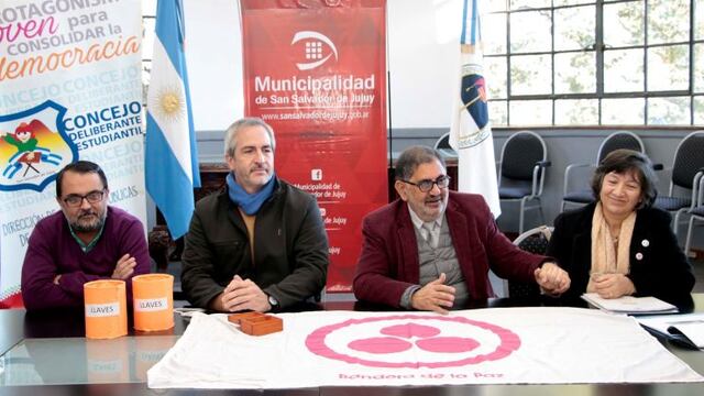 Se dio por iniciada una colecta de bronce, para un monumento a la paz, en Jujuy