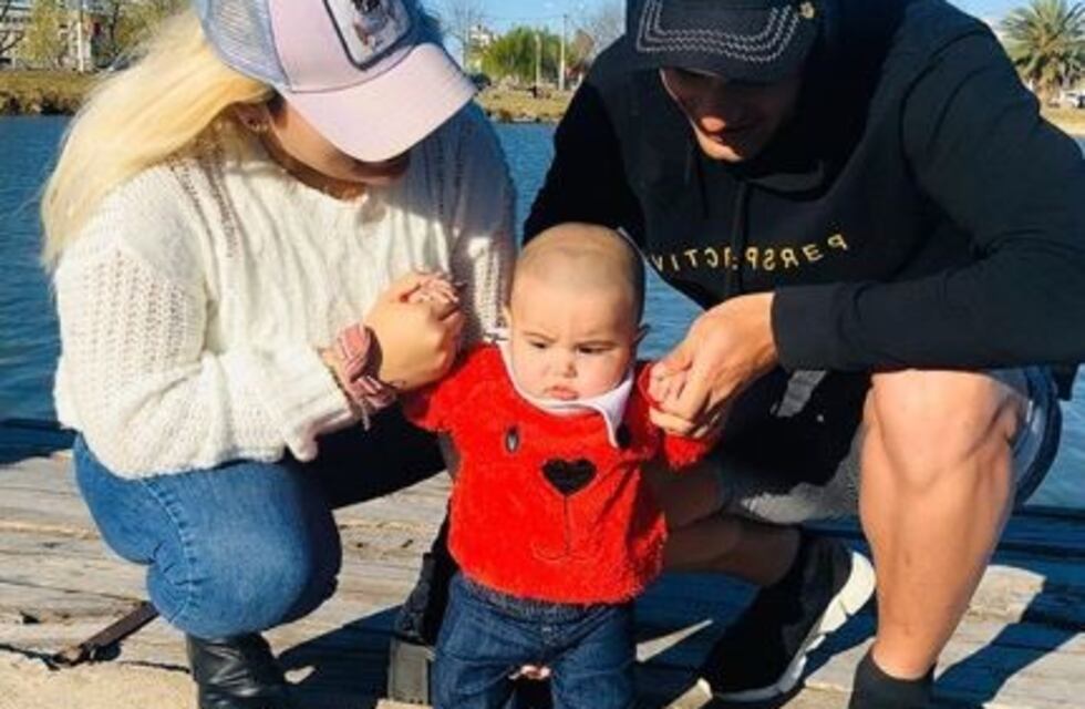 Con una foto apasionada, Morena Rial y Facundo Ambrosioni confirman que están enamorados otra vez