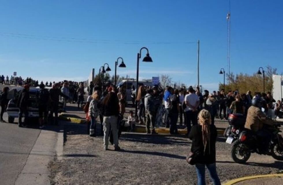 Minería: largas filas para trabajar en una actividad no aprobada aún en Chubut