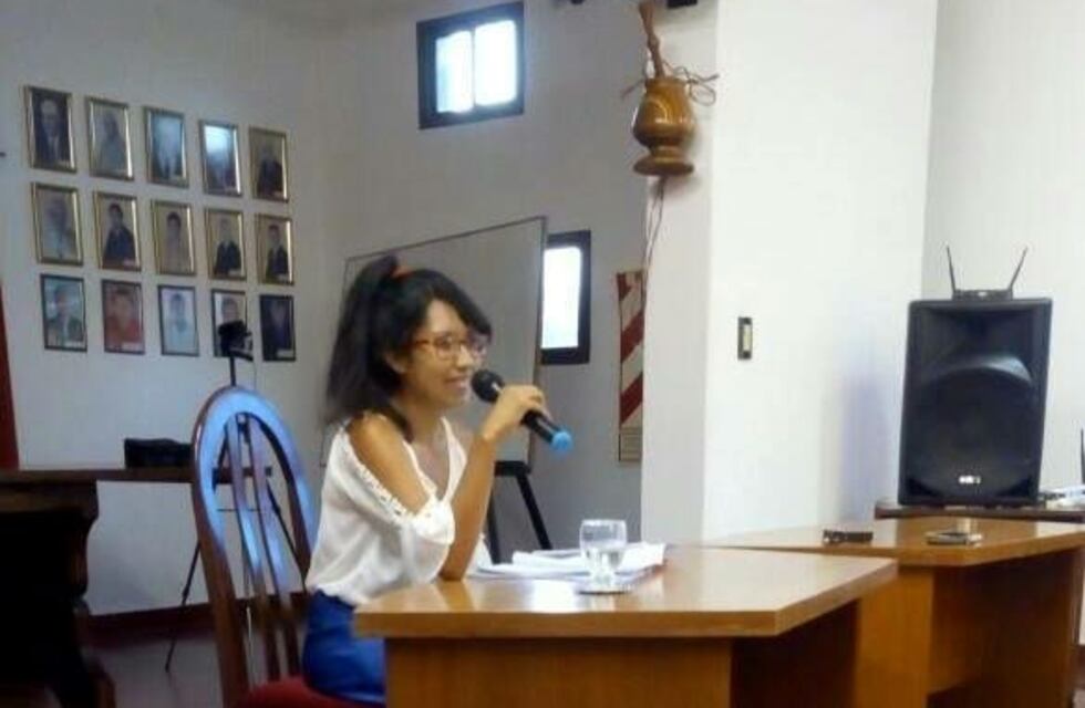 Alem: por opinar de ella en redes sociales, la directora de la Juventud denunció a estudiantes