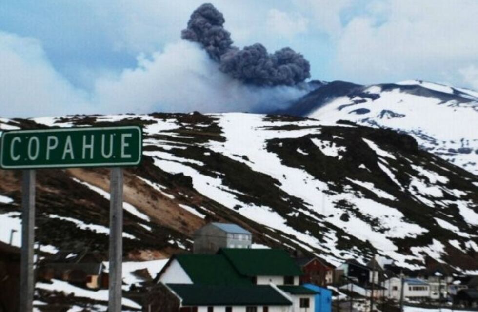 Aseguran que el "pulso eruptivo" del volcán Copahue no altera la rutina de los vecinos