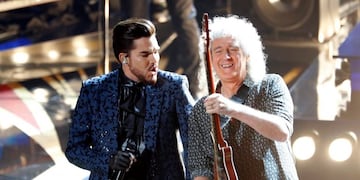 Adam Lambert y Brian May (Foto: Mike Blake/REUTERS)