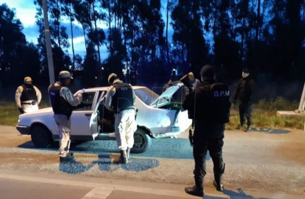 Secuestran armas, vehículos y marihuana en operativo policial