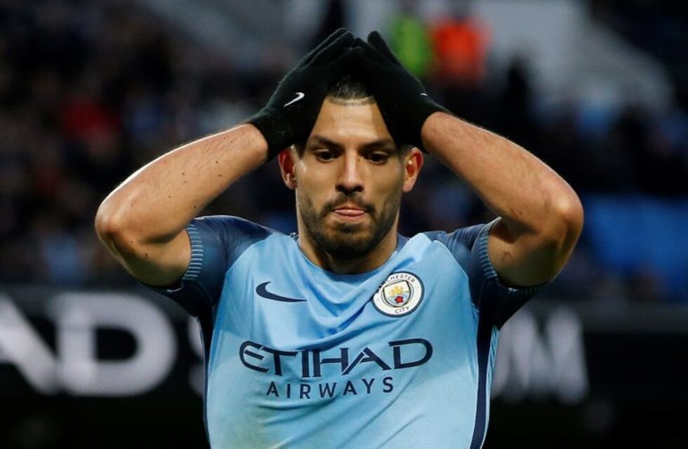 Agüero se fracturó una costilla en un accidente en Holanda y se perderá la doble fecha de Eliminatorias