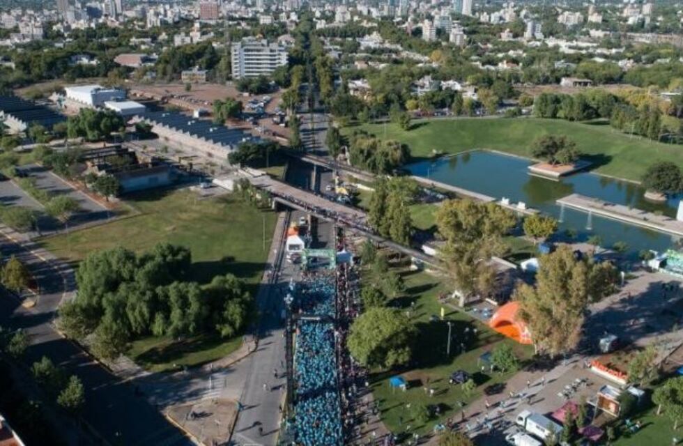 María Luz Tesuri ganó los 21K de la media maratón Ciudad de Mendoza