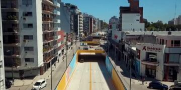 Así quedó el nuevo cruce al tránsito de Villa del Parque\u002E (GCBA)