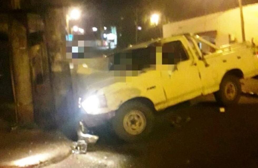 Conductor alcoholizado chocó un poste de luz en Oberá