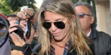 Caso Alberto NismanrnBAS001. BUENOS AIRES (ARGENTINA) 07/04/2015.- En la imagen Sandra Arroyo Salgado, jueza federal y exmujer del fiscal Alberto Nisman, llega hoy, martes 7 de abril de 2015, a la fiscalu00eda en Buenos Aires. La jueza a cargo de la causa por