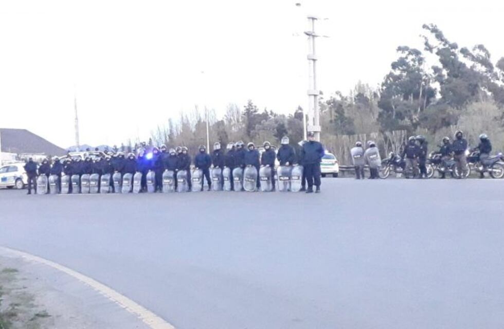 Jornada de lucha docente: fuerte operativo policial en 3 y 26