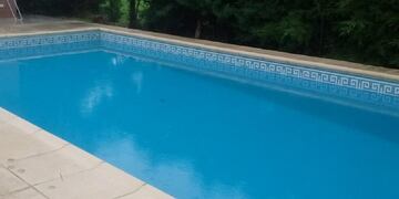 Un pequeño de un año falleció tras caer a una pileta.