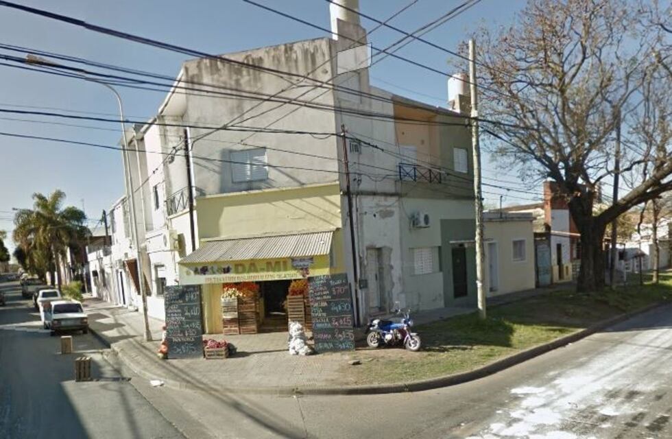 Se incendió una moto en la vereda y el fuego destruyó una verdulería