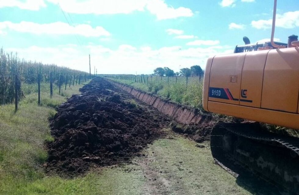 Insólito: por su cuenta, y con maquinaria pesada, construían un canal ilegal