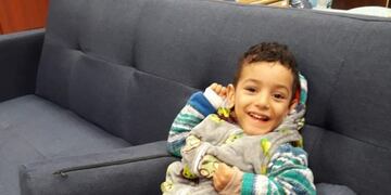 Kevin Pereyra necesita una silla postural