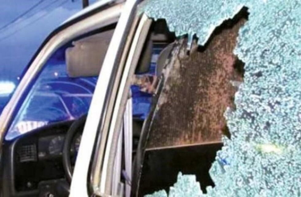 Hicieron tiros al aire, agredieron a la policía y huyeron