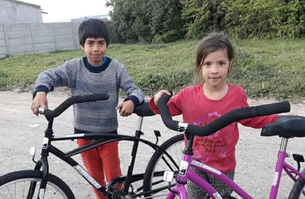 Soñaban con tener una bici y un oyente de la radio lo hizo realidad